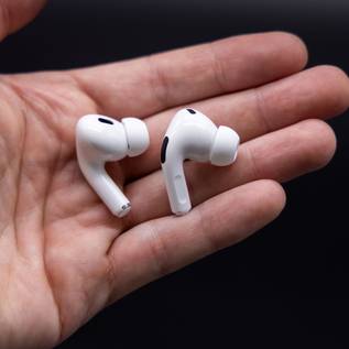 Imagem de AirPods devem ganhar função importante para quem viaja e não fala a língua local
