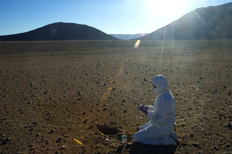 cientista-da-NASA-no-deserto-do-Atacama-no-chile.jpg