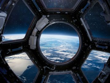 Astronautas 'presos' no espaço vão retornar à Terra nesta terça-feira (18)