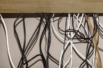 Imagem de 8 formas de esconder fios à mostra na parede
