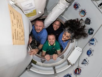 Astronautas 'presos' no espaço já estão a caminho da Terra; confira a previsão de chegada