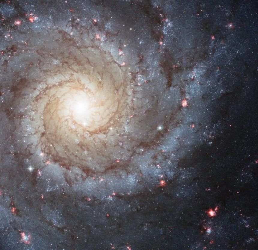 a-imagem-da-nasa-apresenta-a-galáxia-espiral-messier-74-M74