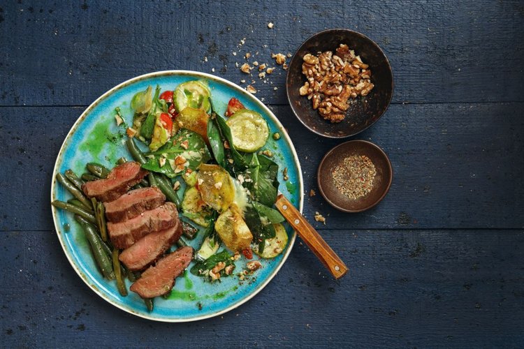 imagem-mostra-uma-refeição-equilibra-entre-proteinas-animais-e-vegetais.jpg