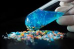 Imagem de A perigosa conexão entre os microplásticos e as superbactérias