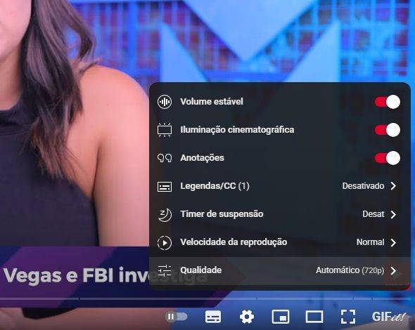 O menu de configurações do YouTube no canto do player.
