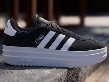 Tênis Adidas Sportstyle com até 50% OFF na Netshoes; confira as oportunidades