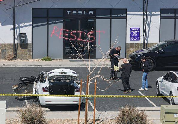 fbi-investiga-ataques-tesla-2.jpg