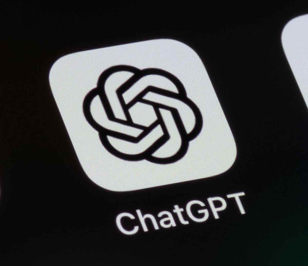 ChatGPT caiu? Após liberar criação gratuita de imagens, sistema apresenta instabilidade hoje (01)
