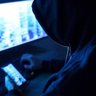 Imagem de Saiba como policiais infiltrados em redes sociais e mensageiros têm impedido estupros virtuais
