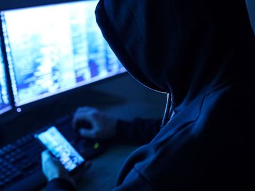 Saiba como policiais infiltrados em redes sociais e mensageiros têm impedido estupros virtuais