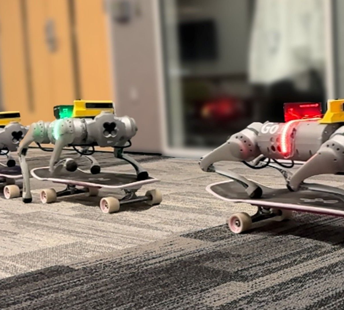 Só os loucos sabem: robôs com quatro 'pernas' aprendem a andar de skate