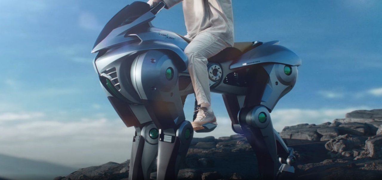 Kawasaki mostra conceito de robô quadrúpede que pode ser montado por humanos