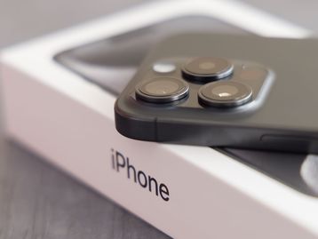Apple encaminha produção em massa do iPhone dobrável, diz site