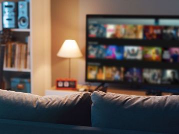 Super Ofertas em lojas oficiais da Shopee tem seleção de Smart TVs no melhor preço; aproveite