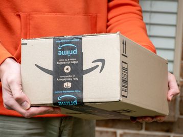 Preços na Amazon podem subir após impacto das tarifas de Trump, alerta CEO