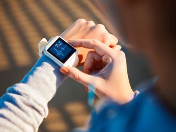 Smartwatches em promoção no Mercado Livre: Apple, Garmin, Huawei, QCY e mais com até 45% OFF 