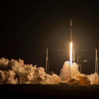 Imagem de SpaceX lança 27 novos satélites da Starlink e quebra recorde com o foguete Falcon 9