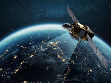 Rússia e China desenvolvem 'armas espaciais' para interromper satélites da Starlink, alerta ONG