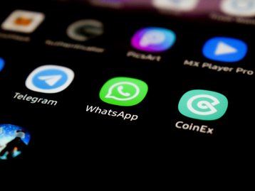 WhatsApp espião que rouba dinheiro chega embutido em celulares Android falsos