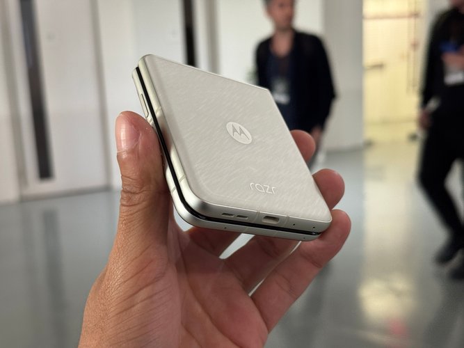 razr60-motorola.JPG