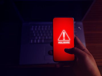 Novo vírus Android clona cartão de crédito remotamente via celular