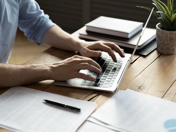 Inteligência é mais importante do que prática ao usar um computador, diz estudo
