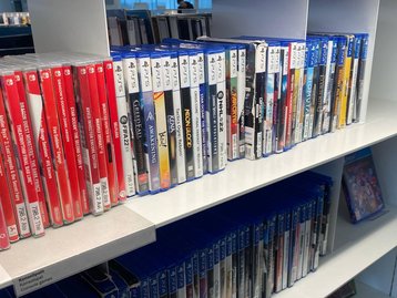 Conheça a biblioteca que permite pegar jogos emprestados de graça de Xbox, PlayStation e Switch