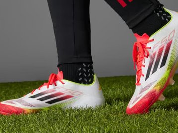 Joga futebol? Confira 25 chuteiras Adidas com até 58% OFF na Netshoes
