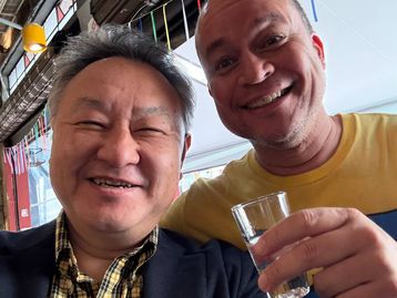 Ex-Playstation, Shuhei Yoshida bebe cachaça e come cachorro-quente na Gamescom Latam