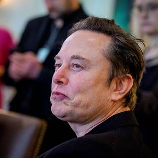 Imagem de Tesla não quer substituir Elon Musk como CEO; empresa desmente
