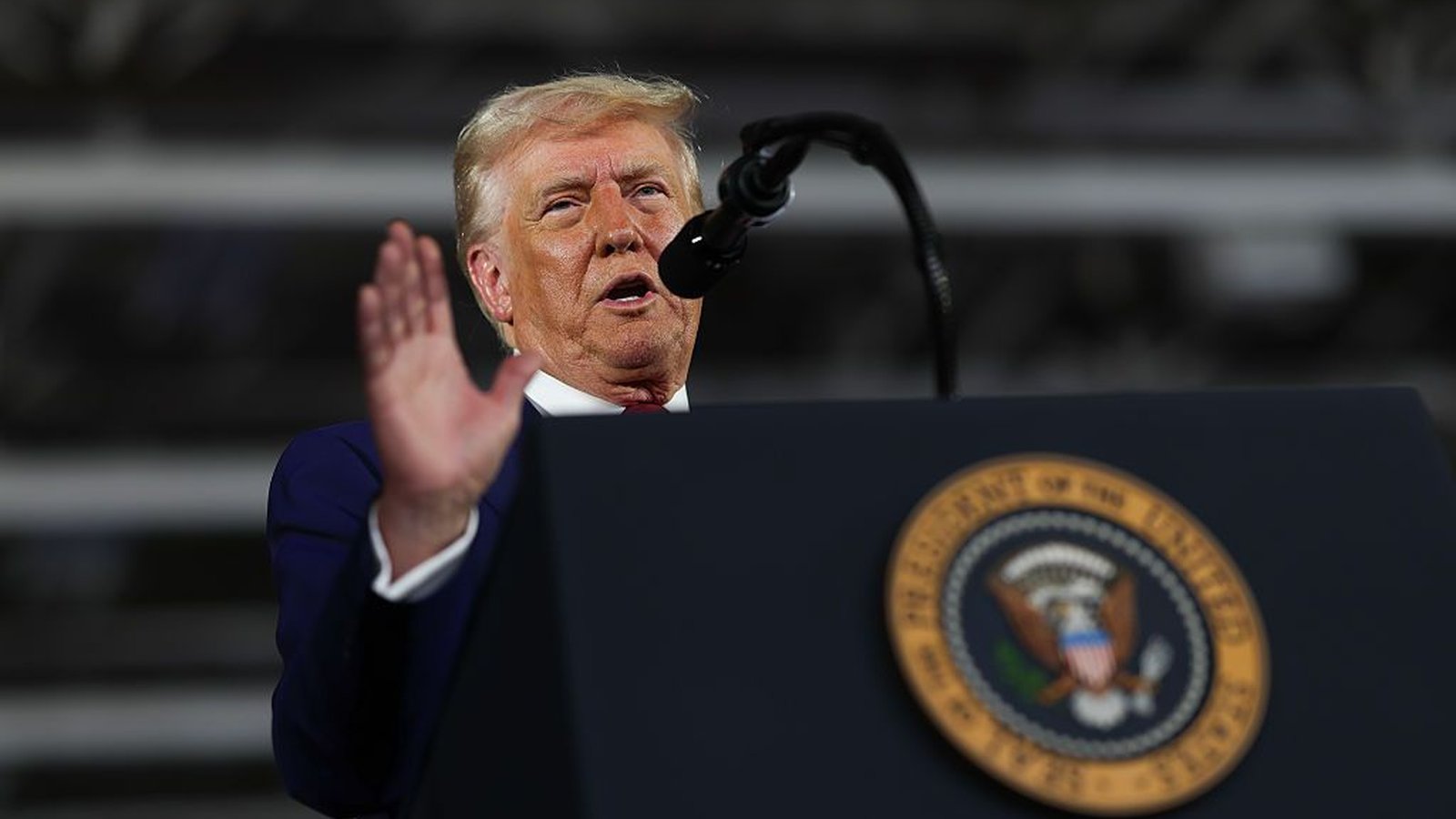‘CEOs de tecnologia estão beijando minha bunda’, provoca Trump ‘CEOs de tecnologia estão beijando minha bunda’, provoca Trump