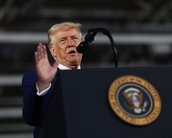 'CEOs de tecnologia estão beijando minha bunda', provoca Trump