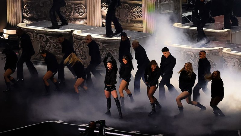 gaga-show.jpg