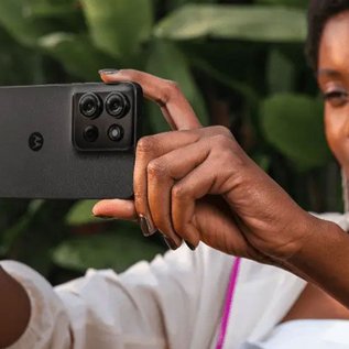 Imagem de Especial Motorola na Casas Bahia: celulares e acessórios com desconto para o Dia das Mães