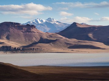 Cientistas descobrem o que causa as atividades sísmicas do 'vulcão zumbi' da Bolívia