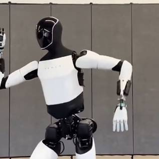Imagem de Robô da Tesla aparece dançando em novo vídeo e faz público até duvidar se é tudo verdade
