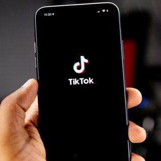 Imagem de TikTok anuncia o AI Alive, ferramenta de IA para criar vídeos a partir de imagens estáticas