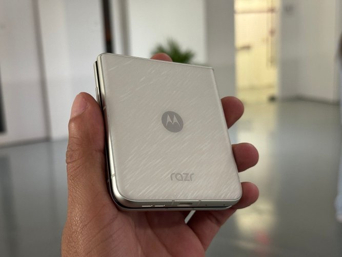 Razr 60