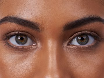 Por que estavam escaneando a íris dos olhos das pessoas?
