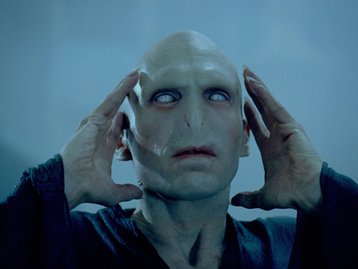 Presidente Snow será vivido por ator de Conclave e Harry Potter em Jogos Vorazes Amanhecer na Colheita