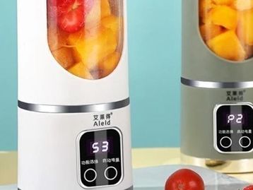 Mini liquidificador portátil em oferta: confira 6 opções baratinhas para o dia a dia