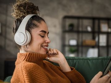 Headphones Bluetooth com até 51% de desconto na Amazon; confira ofertas