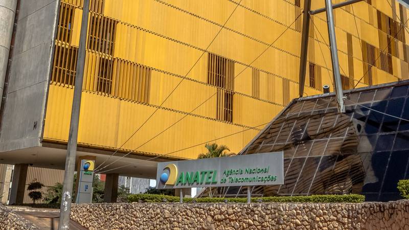 Anatel apreende celulares irregulares da Amazon, Mercado Livre e Shopee