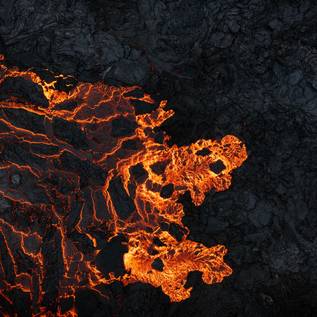 Imagem de Rochas vulcânicas sugerem que interior da Terra está cheio de ouro; entenda