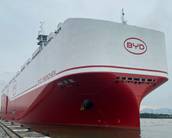 Maior navio de transporte do mundo traz 7 mil carros BYD ao Brasil