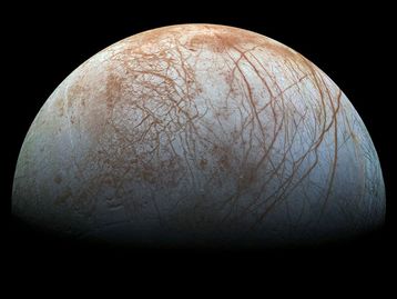 Lua Europa, de Júpiter, pode se tornar habitável quando Sol “morrer”; entenda