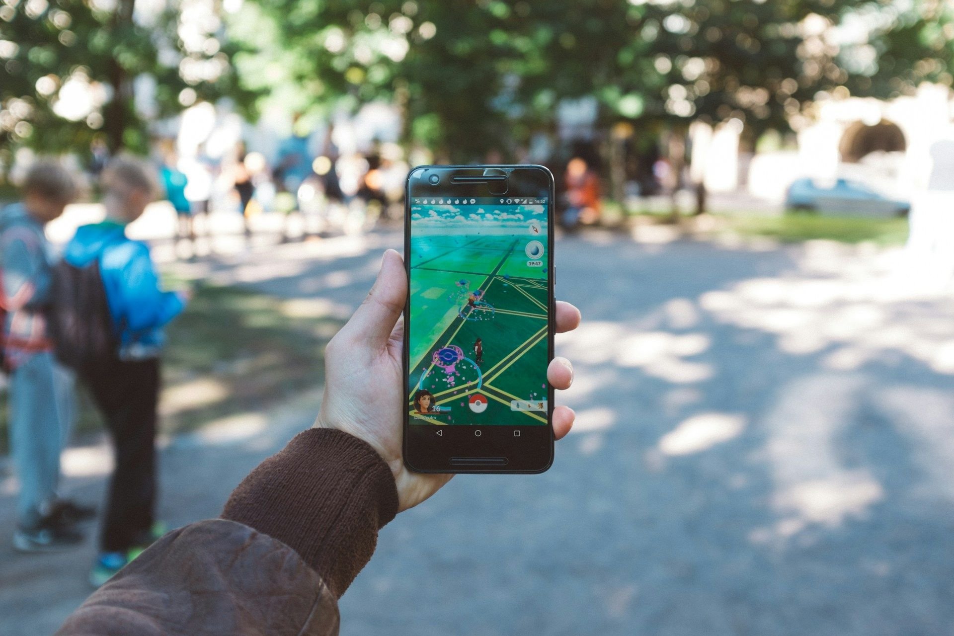 pokemon-go-celular-rua