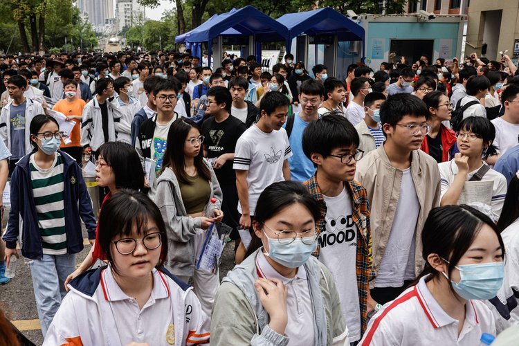 estudantes-chineses-indo-ao-gaokao