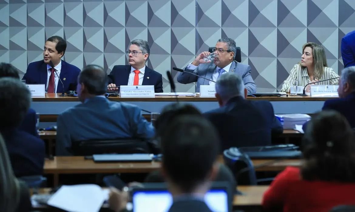 CPI das Bets pede indiciamento de 16 pessoas, incluindo Virginia Fonseca e Deolane Bezerra CPI das Bets pede indiciamento de 16 pessoas, incluindo Virginia Fonseca e Deolane Bezerra