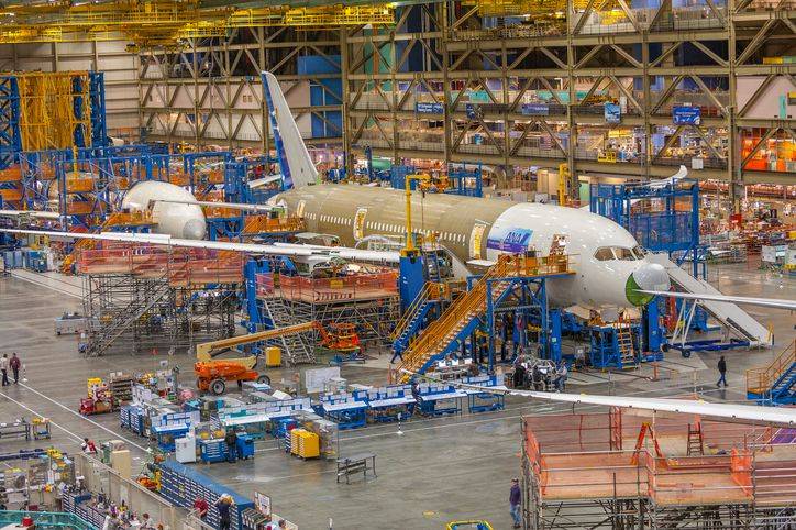 aviao-sendo-fabricado